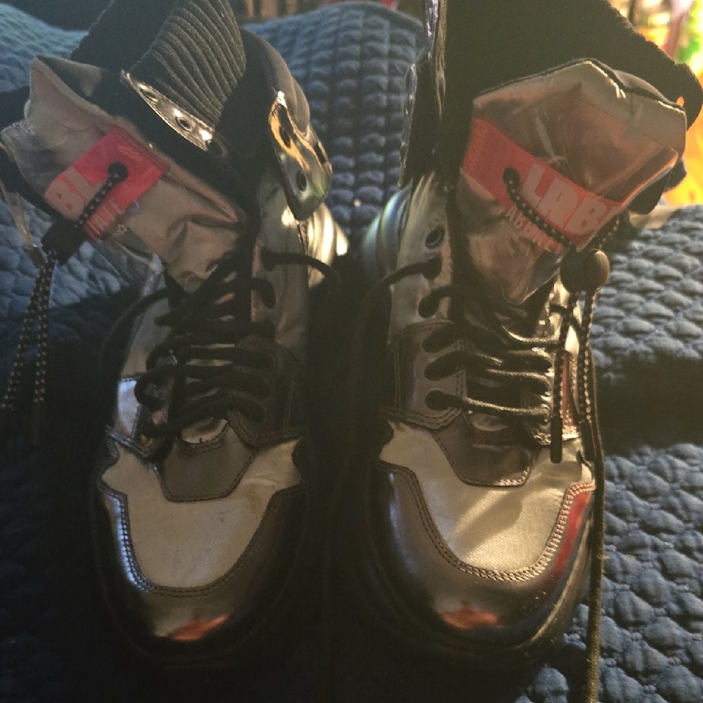 Stylish Silver and Black Women's Sneakers